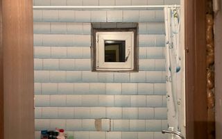 De vanzare apartament 3 camere Micro 16, etaj 4/4, 65.000 euro negociabil - Poză 2