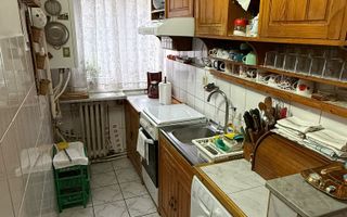 Apartament cu 3 camere de vânzare – Etaj 2- Str. Sucevei - Poză 2
