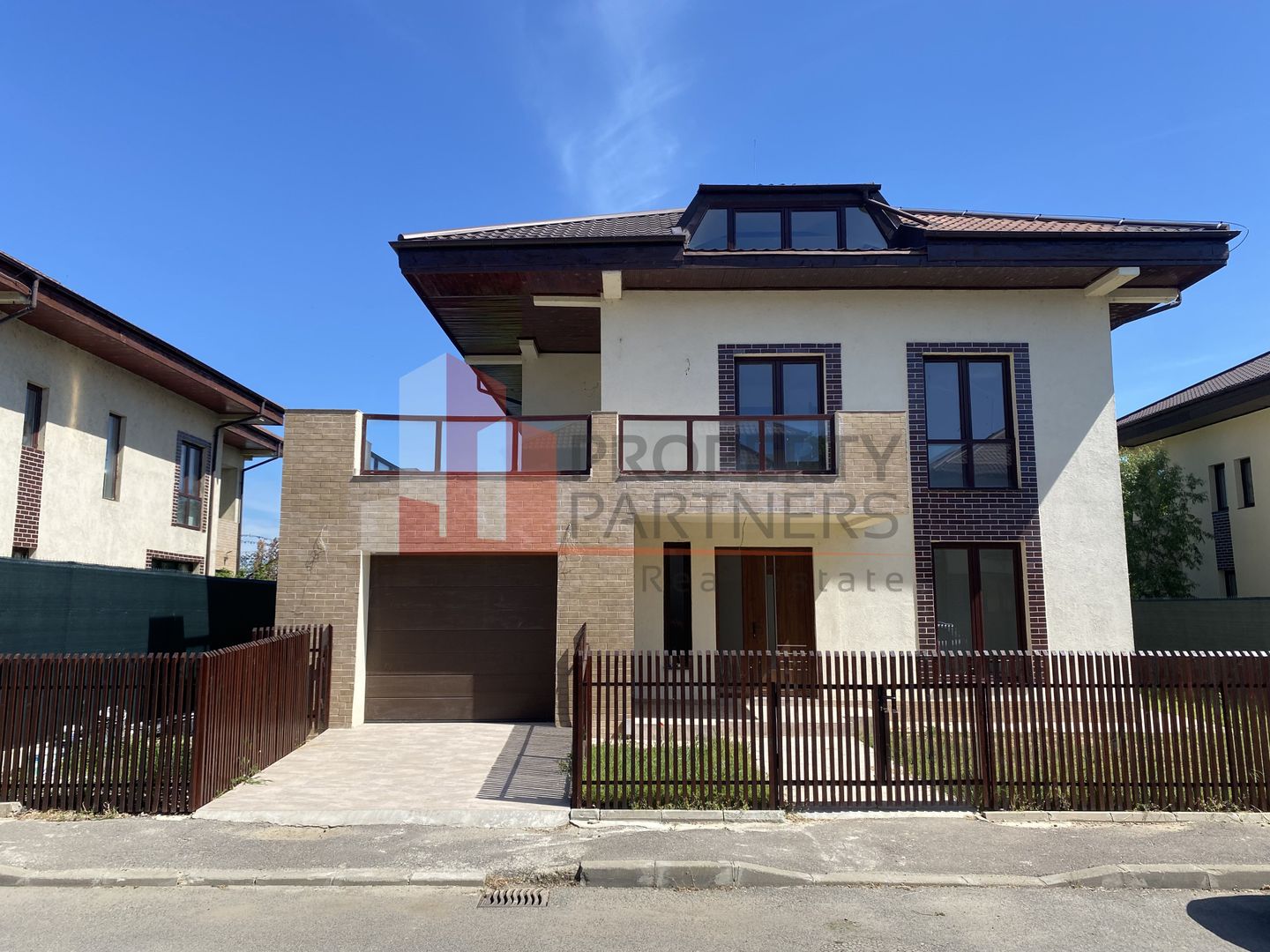 Proprietate pe marginea lacului, vila impresionanta. - Poză 5