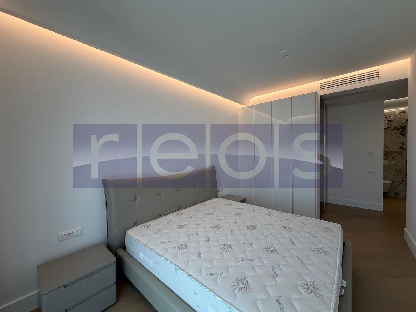 VANZARE APARTAMENT 101MP | 3 CAMERE | MOBILAT-UTILAT LUX | TERASA 26MP - Poză 21