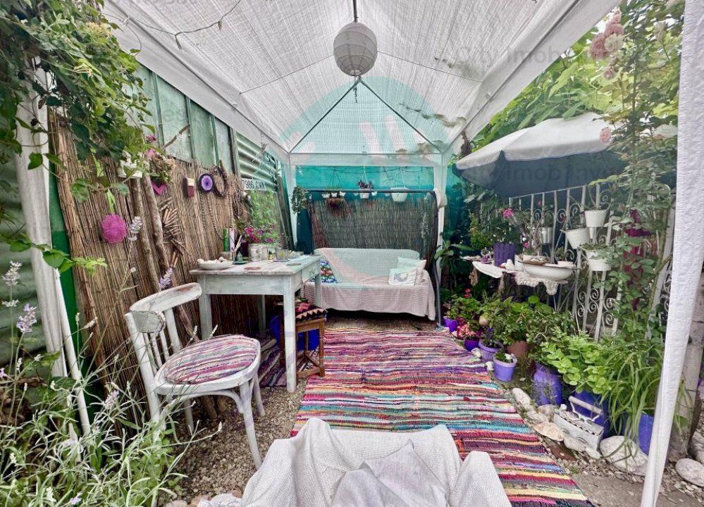 Casa singura la curte  - 7 minute de metrou - Poză 2