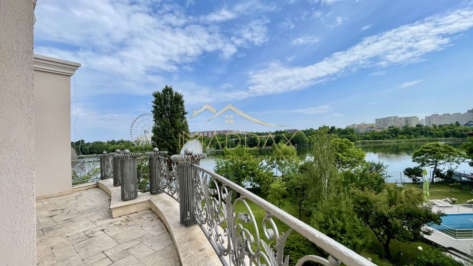 Impressive Villa *1500 SQM usable* 2613 SQM land / Open to the lake - Poză 12