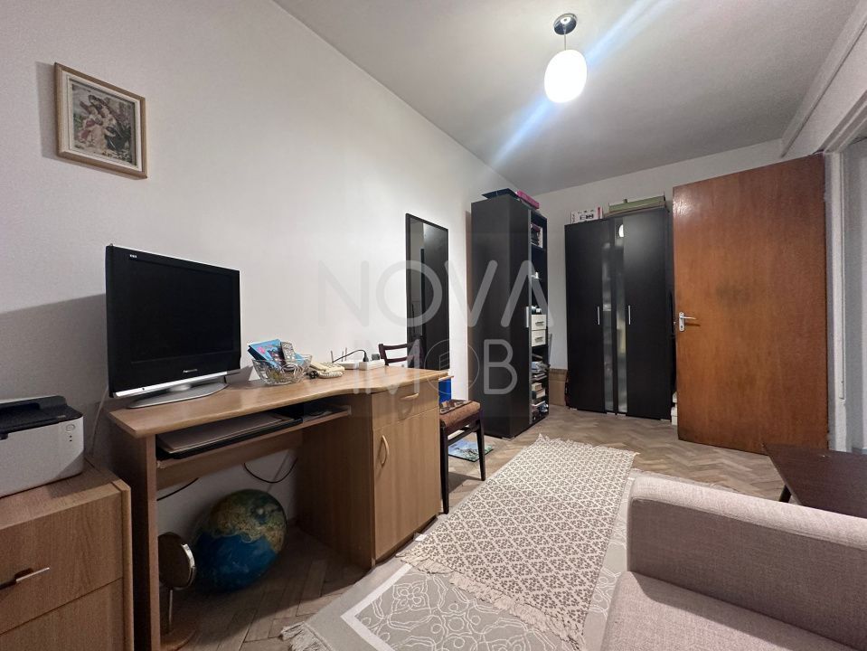 Apartament 3 camere, semidecomandat, Str Rahovei, Sibiu - Poză 2