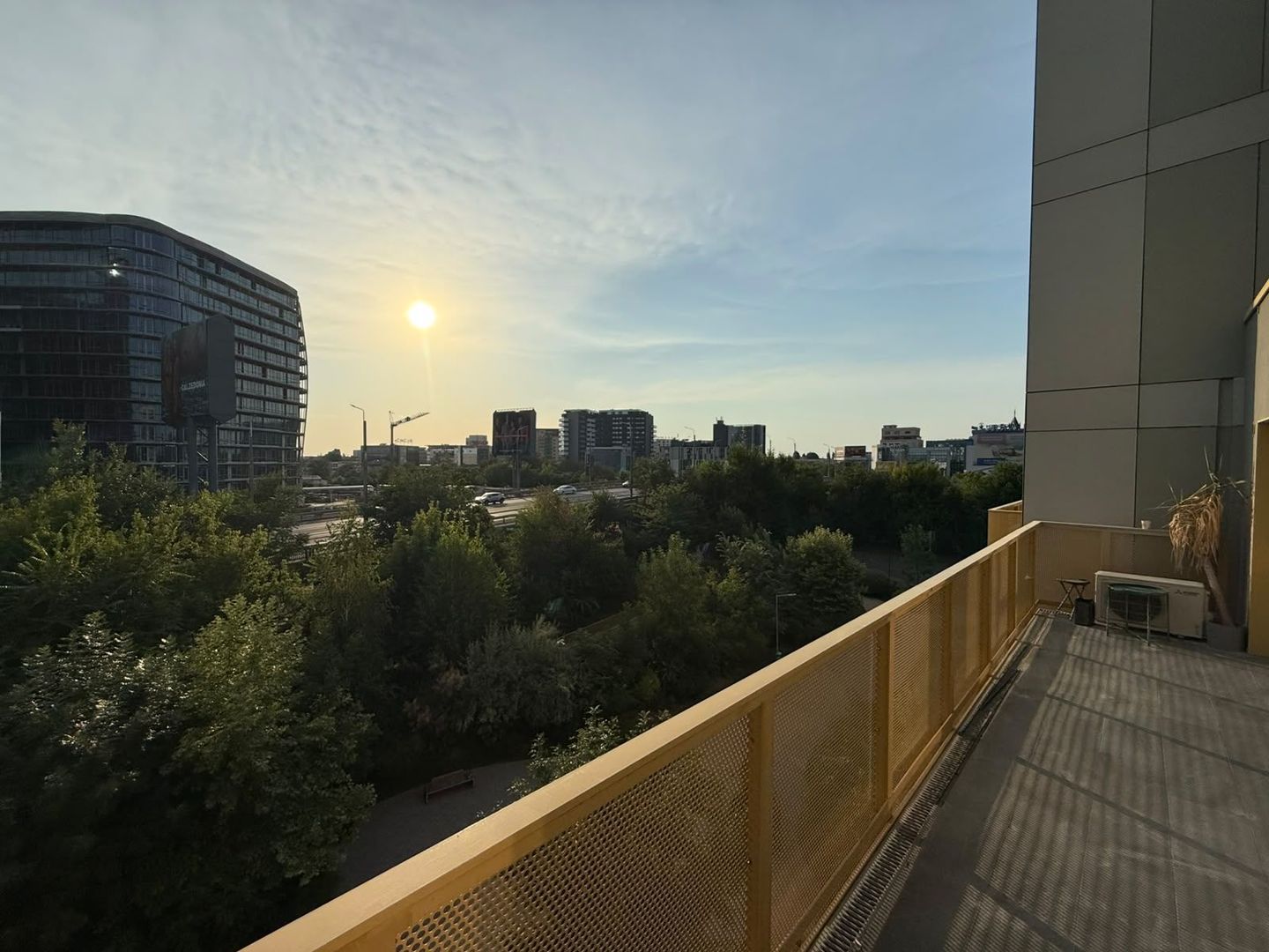 SPAȚIU BIROU - HERĂSTRĂU-AVIAȚIEI - LUX - Poză 13