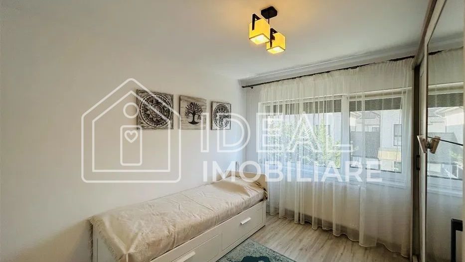 Triplex cu 5 camere complet mobilat si utilat, in SELIMBAR - Poză 6