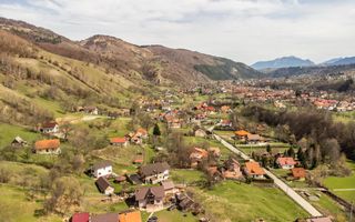 Domeniu de 6.500 mp teren+casa parinteasca,in magia Bucegilor,Moieciu, Brasov. - Poză 3