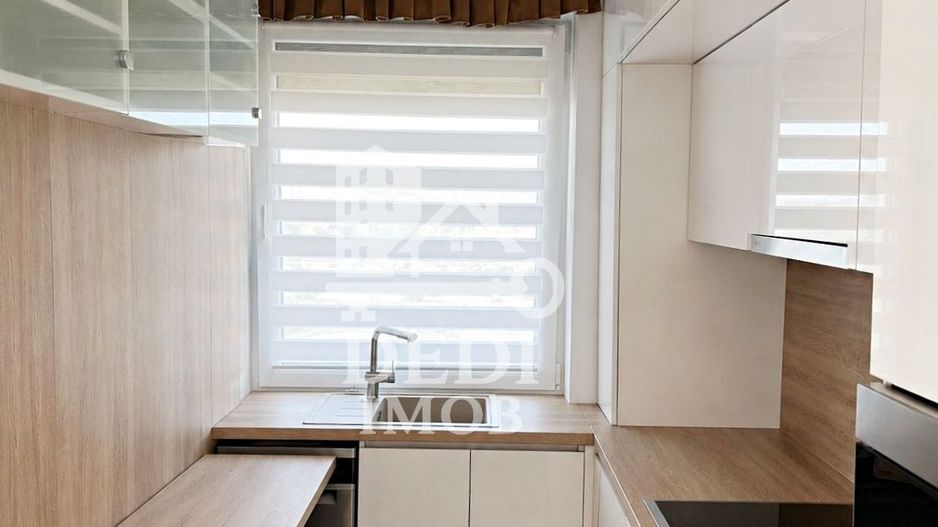 Apartament central, 3 camere Prima Urbana Resident - Poză 3