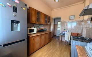 De vanzare apartament de 94MP cu curte de 90 MP - Poză 4