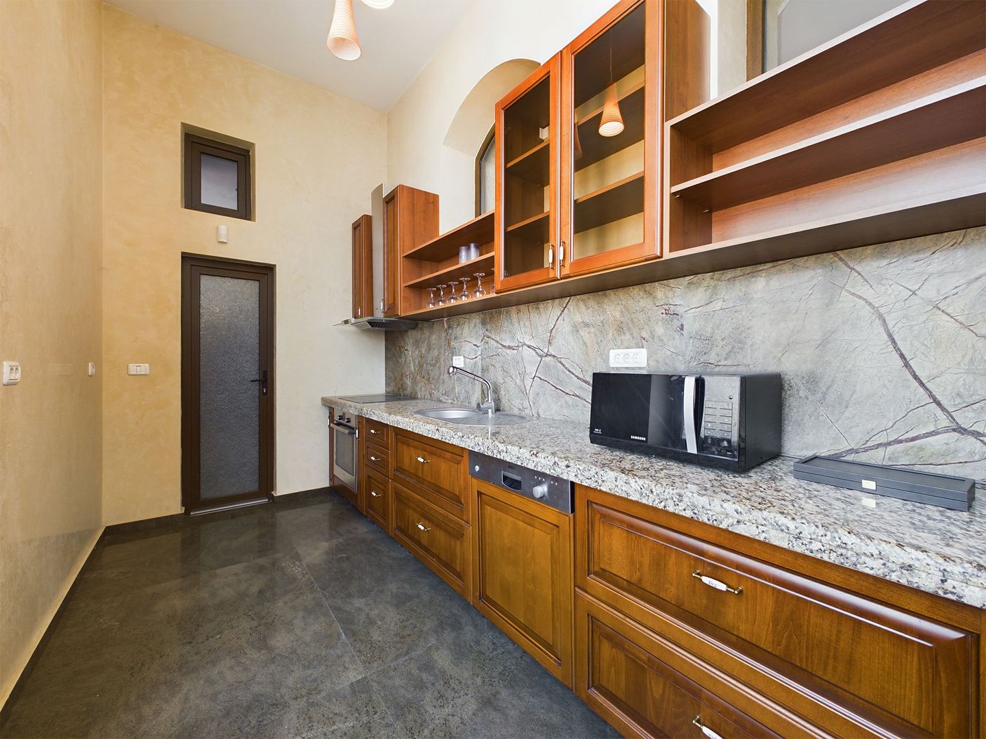 Apartament deosebit cu 4 camere, strada Cloșca - Poză 8