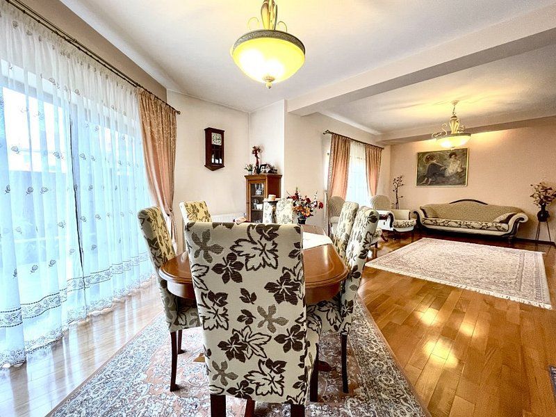 Design clasic, pozitie centrală - casă  în Dumbrăvita - Poză 7