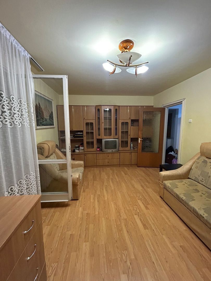 Vand apartament 3 camere Rahova - Poză 3