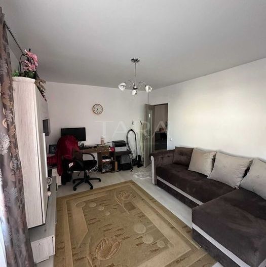 Vanzare apartament central, Floresti. - Poză 3