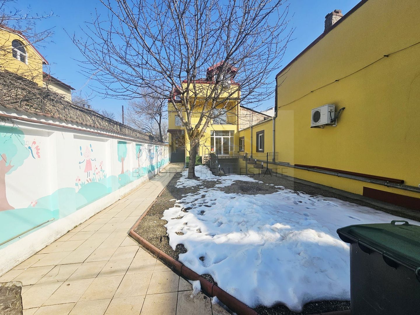 Vilă de închiriat Tineretului – Clădire pentru birouri, activități educaționale - Poză 1