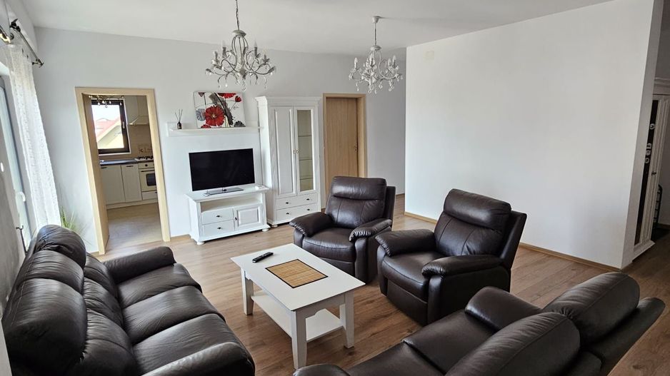 Apartament 2 camere la intrare în Dumbravita - Poză 2