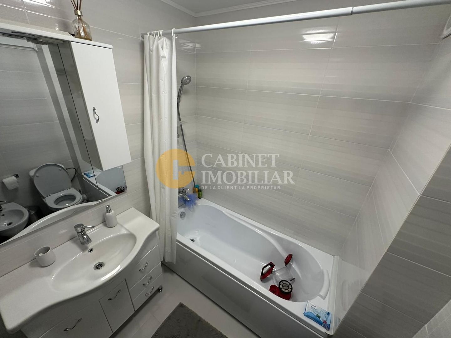 Apartament 2 camere-etaj intermediar- Rond Mall Moldova - Poză 6