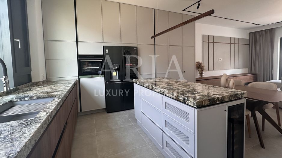 AVALON ESTATE TOWNHOUSE - Poză 4