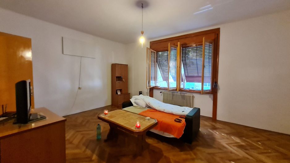Apartament generos zona Piata 700 - Poză 2
