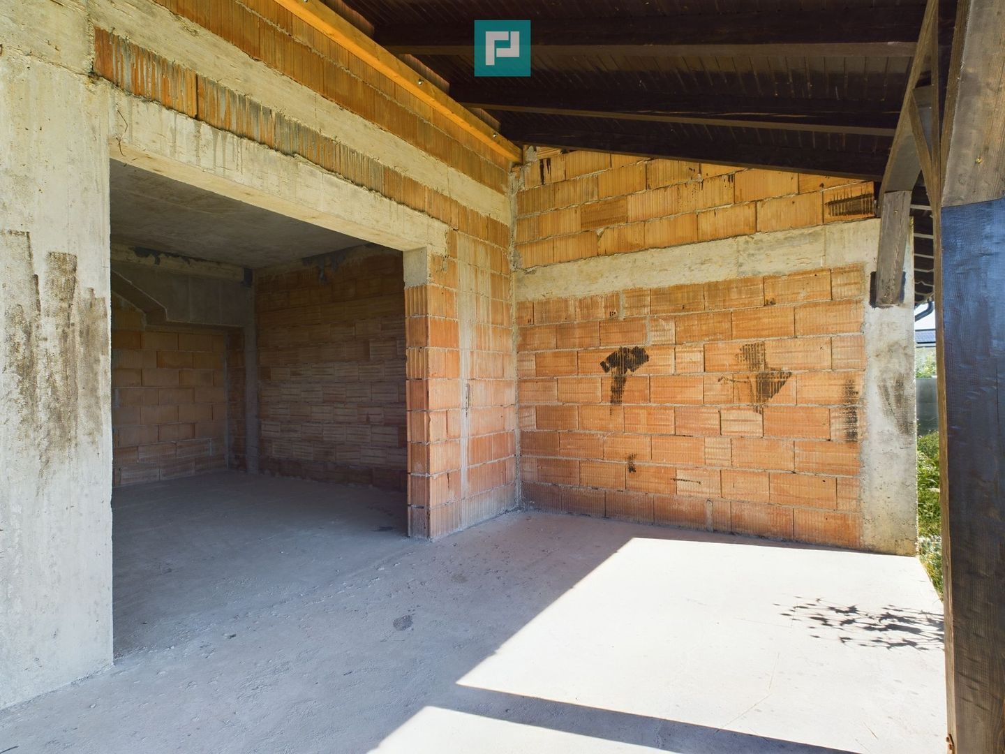 Duplex în Moșnița Nouă, în spate la Castel - Poză 22