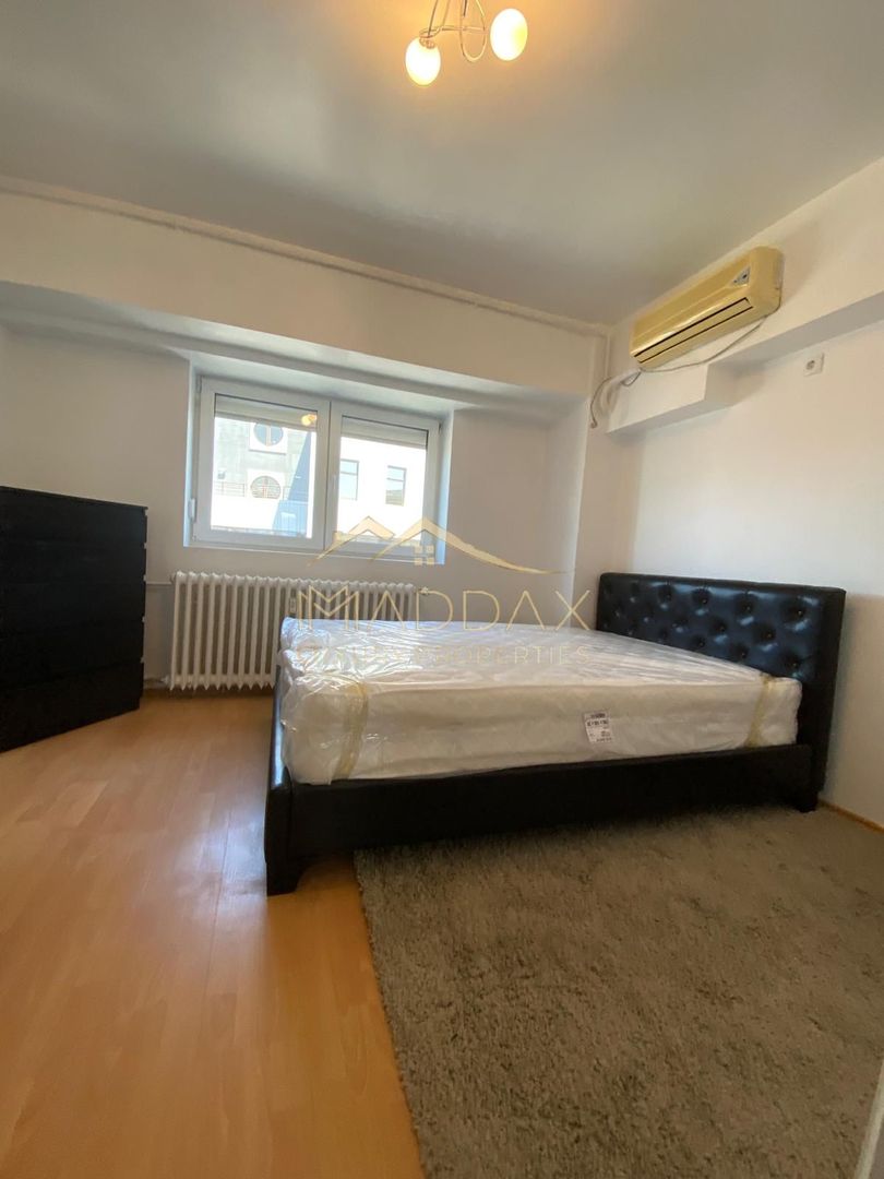 Apartament spațios cu 4 camere, vedere spectaculoasă către Palatul Parlamentului - Poză 8