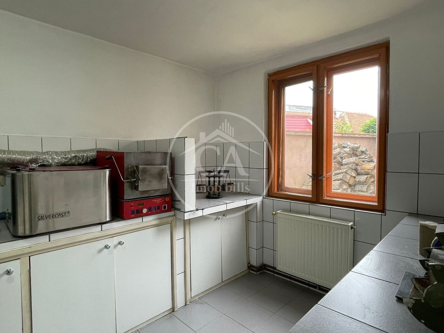 Casa de vânzare cu 8 camere de tip P+E+M in zona Rogerius, Oradea - Poză 7