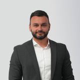 Artiom Ivanov - Realist Estate Agency