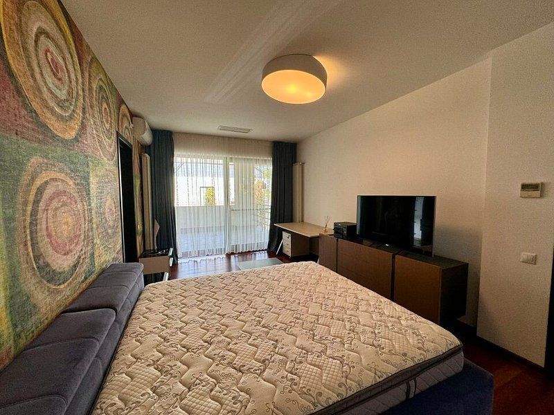 Vila lux de vanzare in cel mai dorit complex din Erou Iancu Nicolae-locatie rara - Poză 19