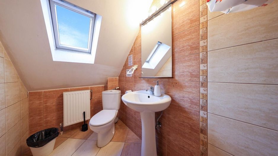 Vilă spațioasă de vânzare în Predeluț, Bran | 2000mp - Poză 17