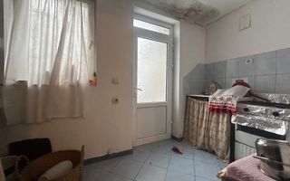 Casă batraneasca+ teren 999 mp intravilan în Oituz - Poză 6