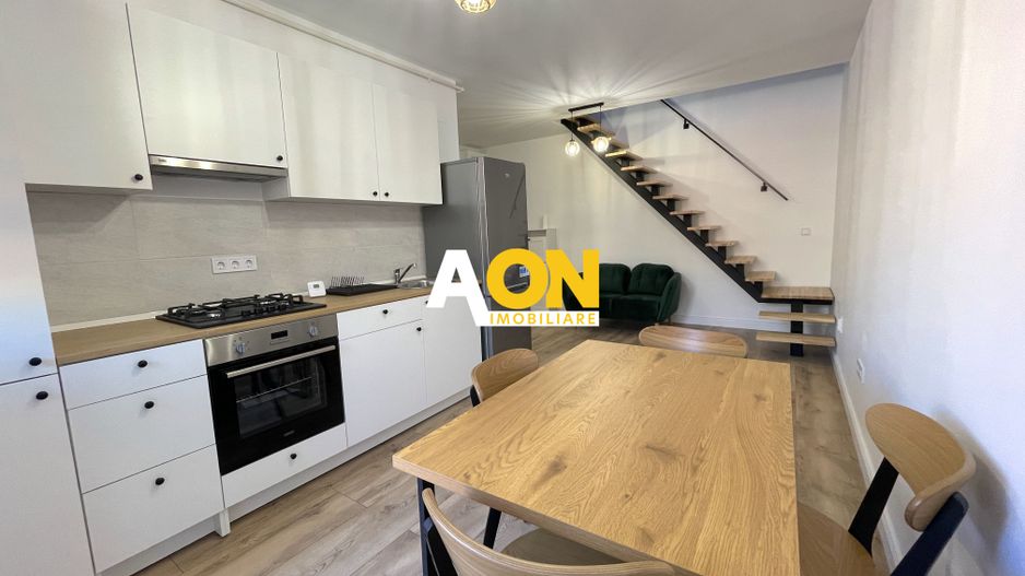 Apartament cu 3 camere, balcon si scara interioara - Poză 1