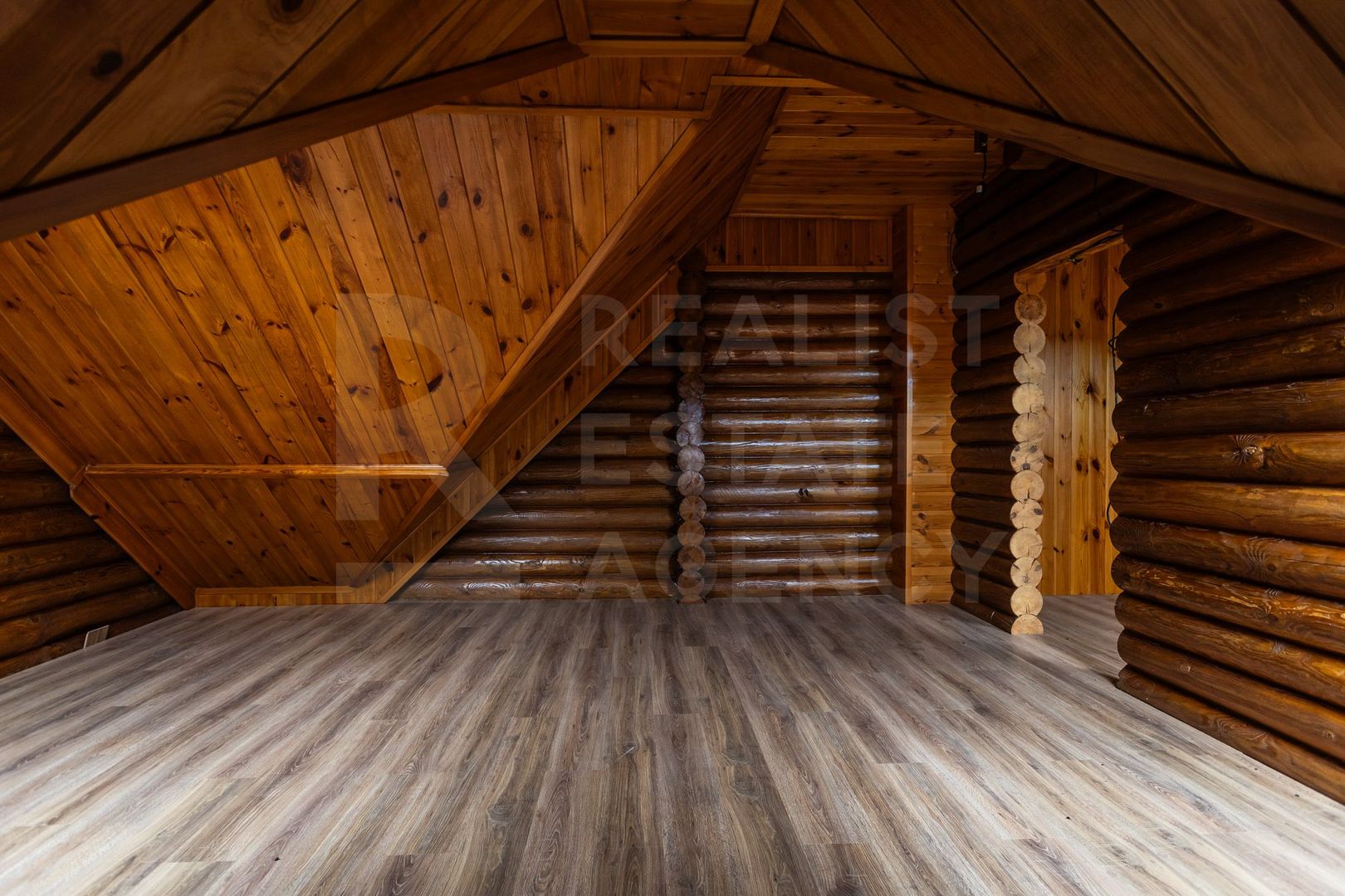 Vânzare, casă, 9 camere, satul Mîndra, r-nul Călărași. - Poză 31