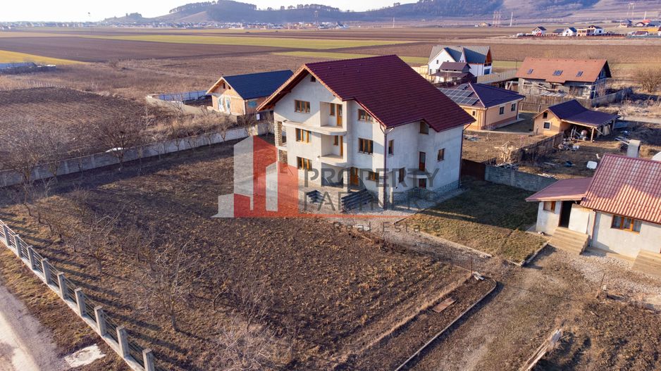 Casa cu teren 1500 mp in Harman - Poză 3