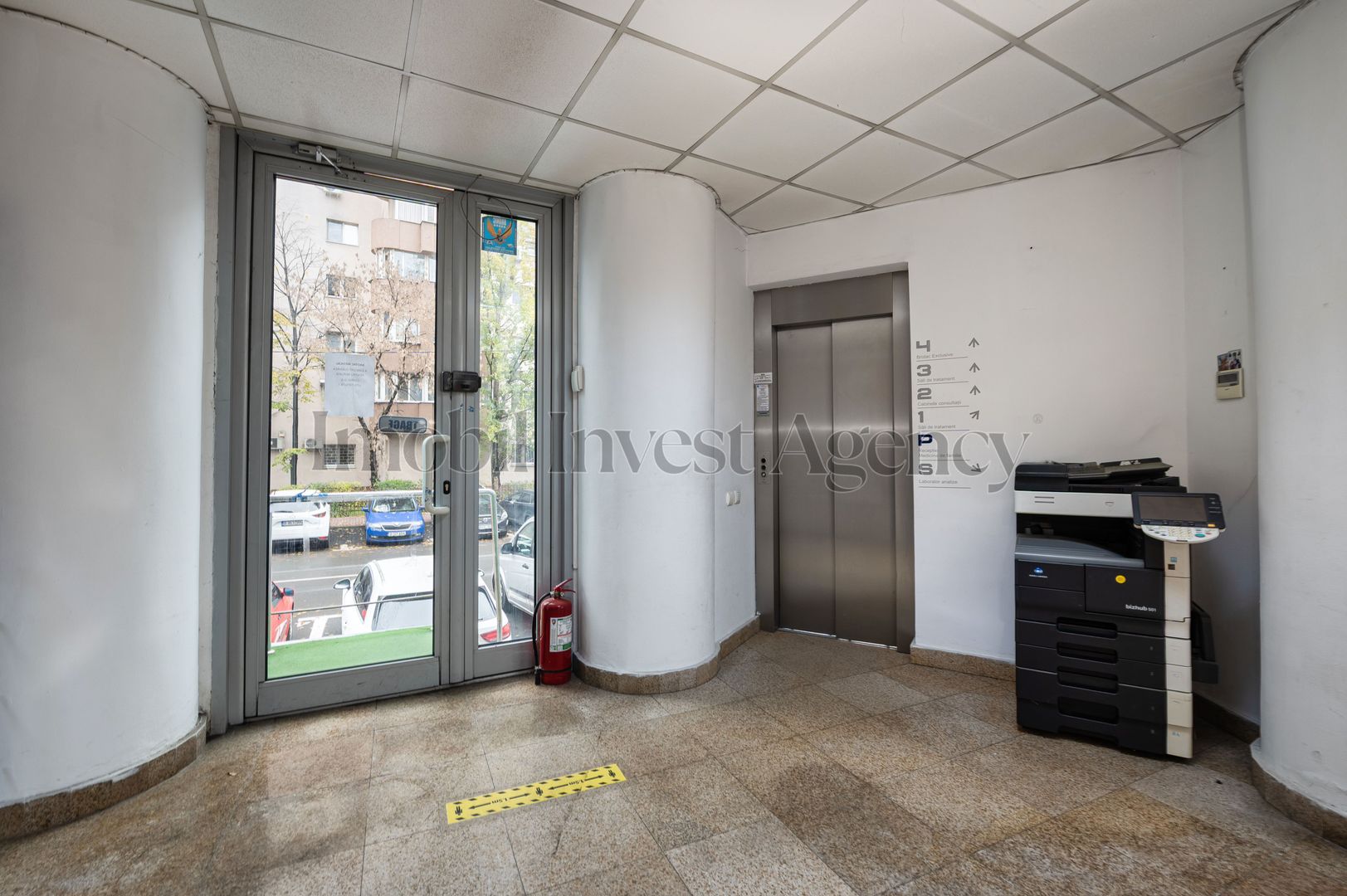 Cladire de birouri Vitan pretabilă pentru diverse afaceri. - Poză 8