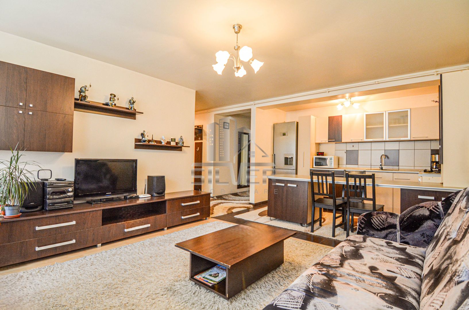 Apartament cu 3 camere + loc de parcare in Floresti, zona Teilor - Poză 1