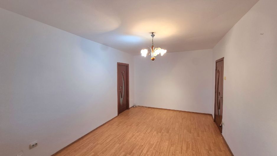 2 camere, 57 mp., Calea Martirilor, et.5/10, lift, termoizolație - Poză 7