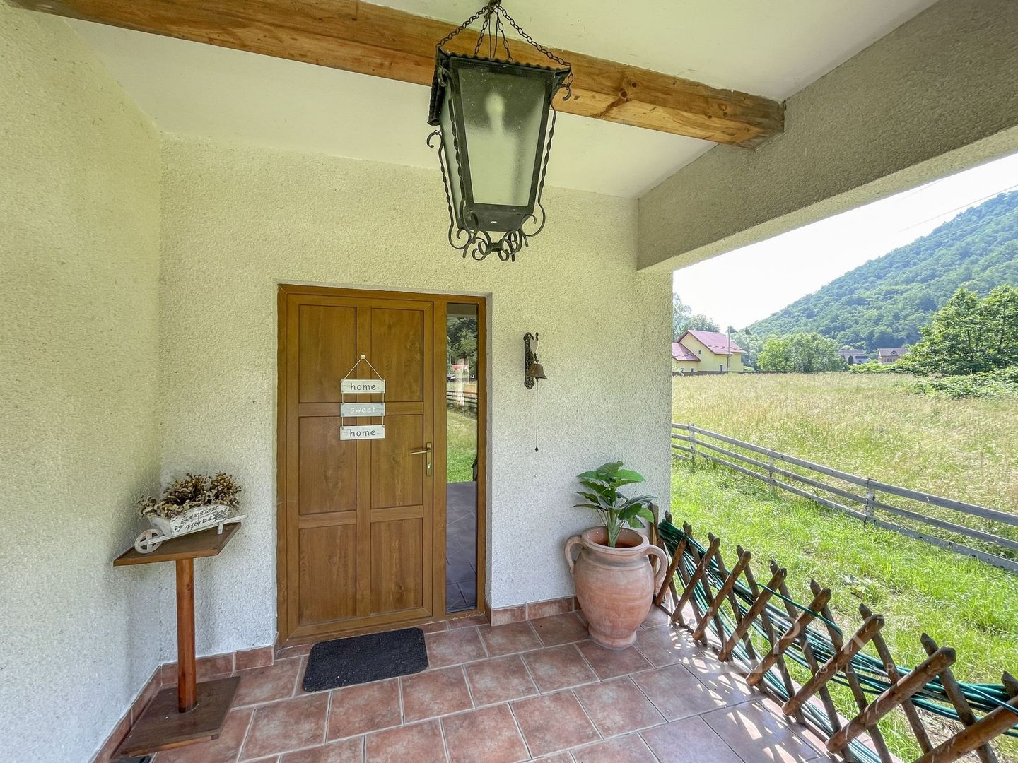 Vila superba 300mp + teren 1400mp & front la rau in Somesul Rece. - Poză 3