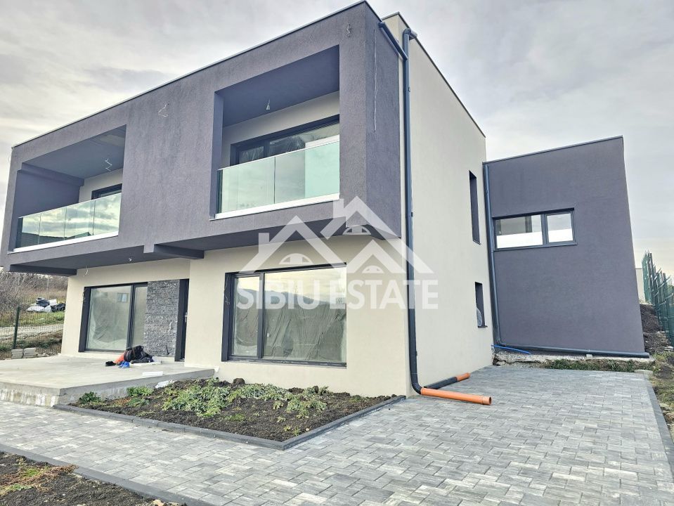 Casa noua Sibiu, Selimbar  teren 790 mp, garaj dublu, terase - Poză 2