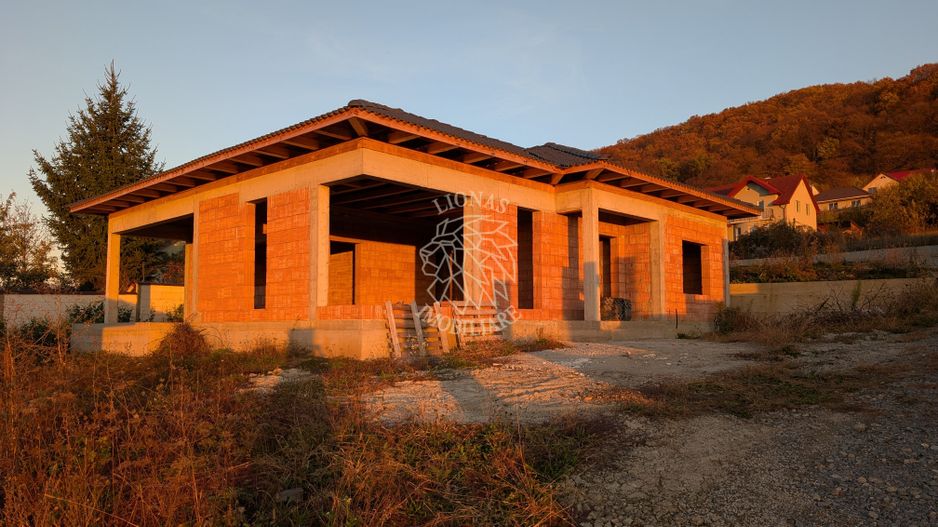 Casa 4 camere 109 mp-teren 453 mp-terasa-Zona Valea Ghinzii - Poză 1