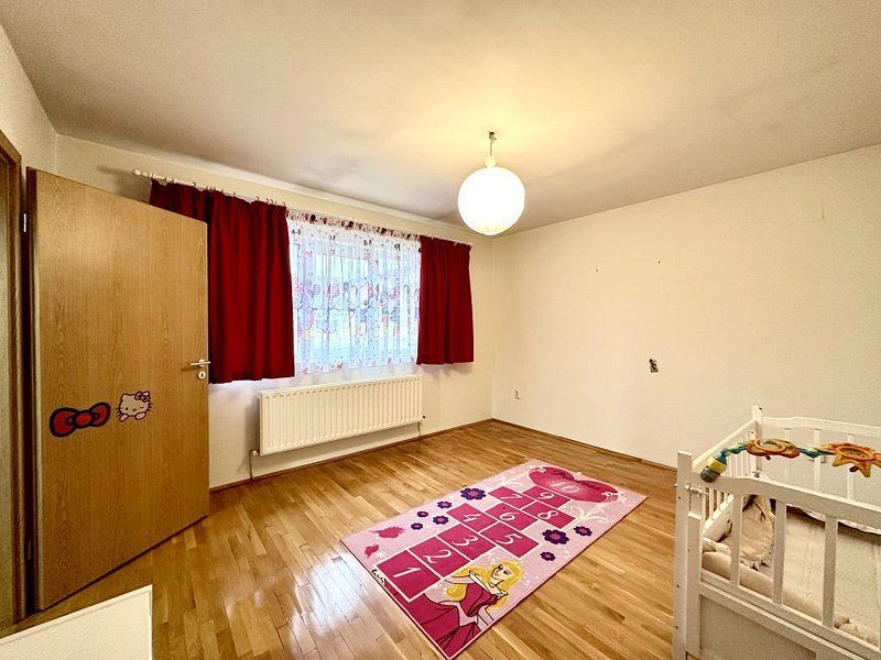 Casa la intrare în Ghiroda - Poză 29