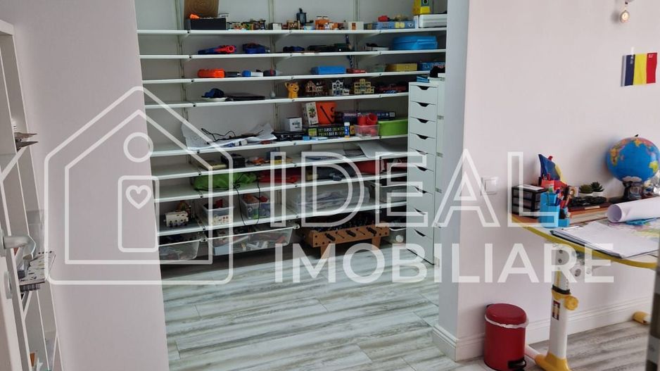 Casă Individuala cu 5 camere, si 500 mp de curte, cartierul Primaverii - Poză 12