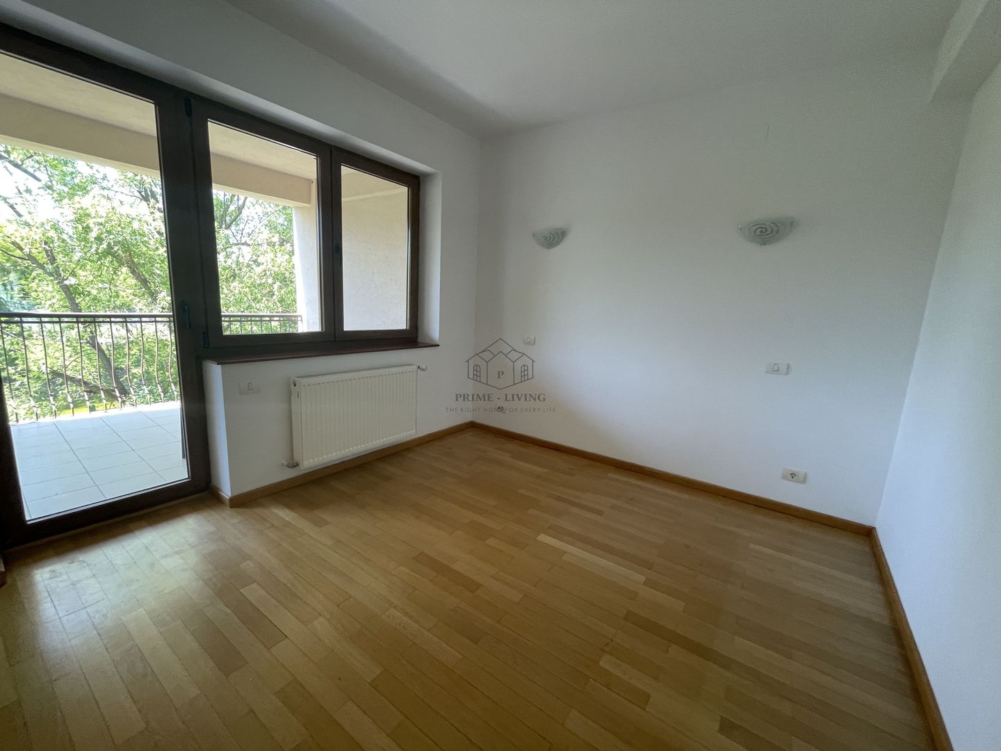 VILA CU 5 DORMITOARE IN COMPLEX REZIDENTIAL - Poză 10