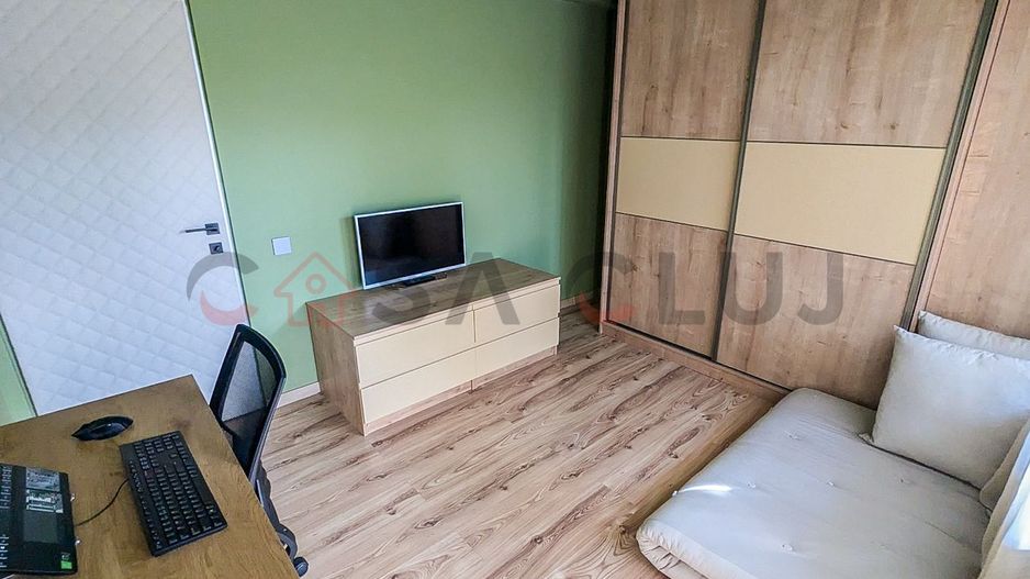 La cheie, cu doua locuri de parcare, ferit de agitatie si aglomeratie - Poză 9