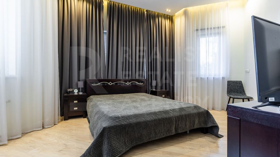 Chirie, apartament, 2 camere, str. București, Centru - Poză 4