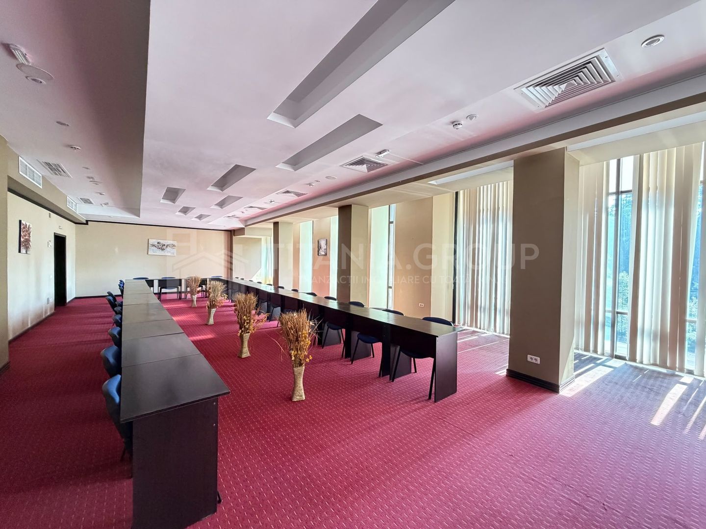 Hotel 4 stele, complet echipat, 85 camere, teren 5000 mp - Predeal - Poză 4