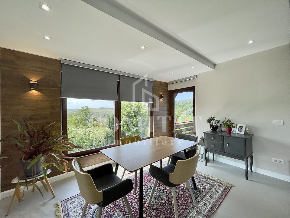 Casă cochetă cu teren generos și panoramă Chinteni - Poză 3