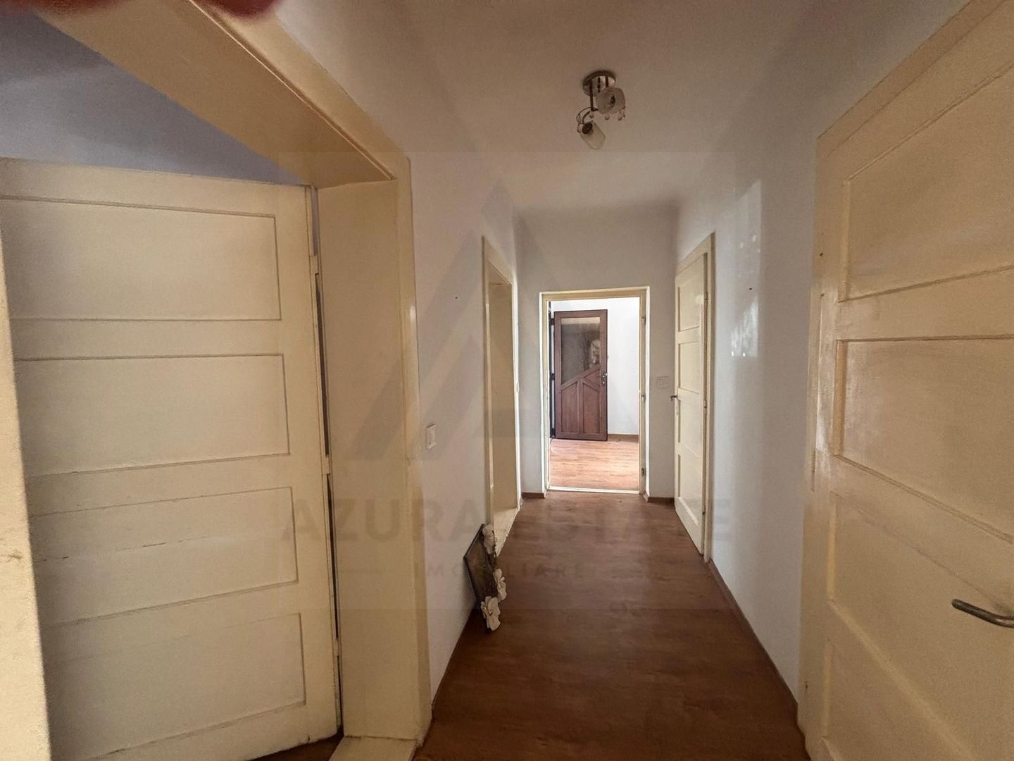 Casa singur in curte 335 mp teren si acces auto in zona Promenada Mall - Poză 3