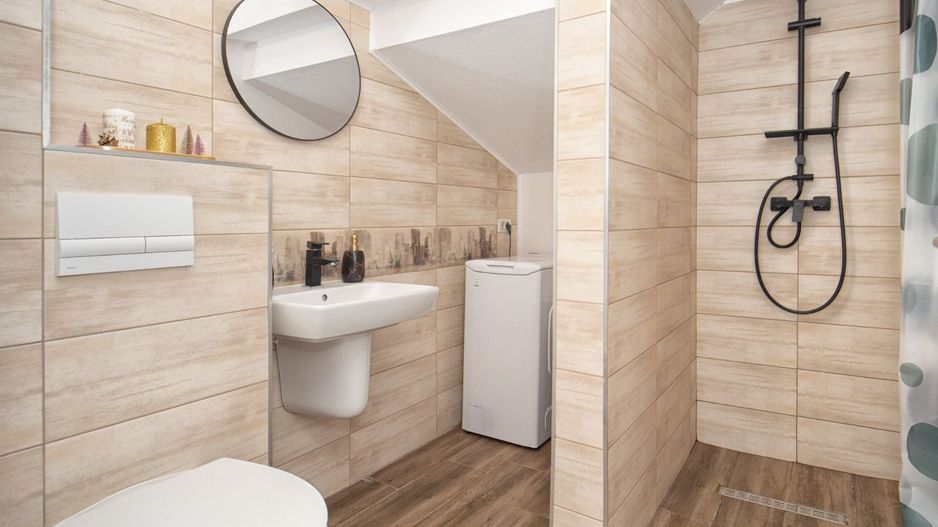 Casă înșiruită de vânzare în Sânpetru | Mobilată și utilată premium - Poză 15