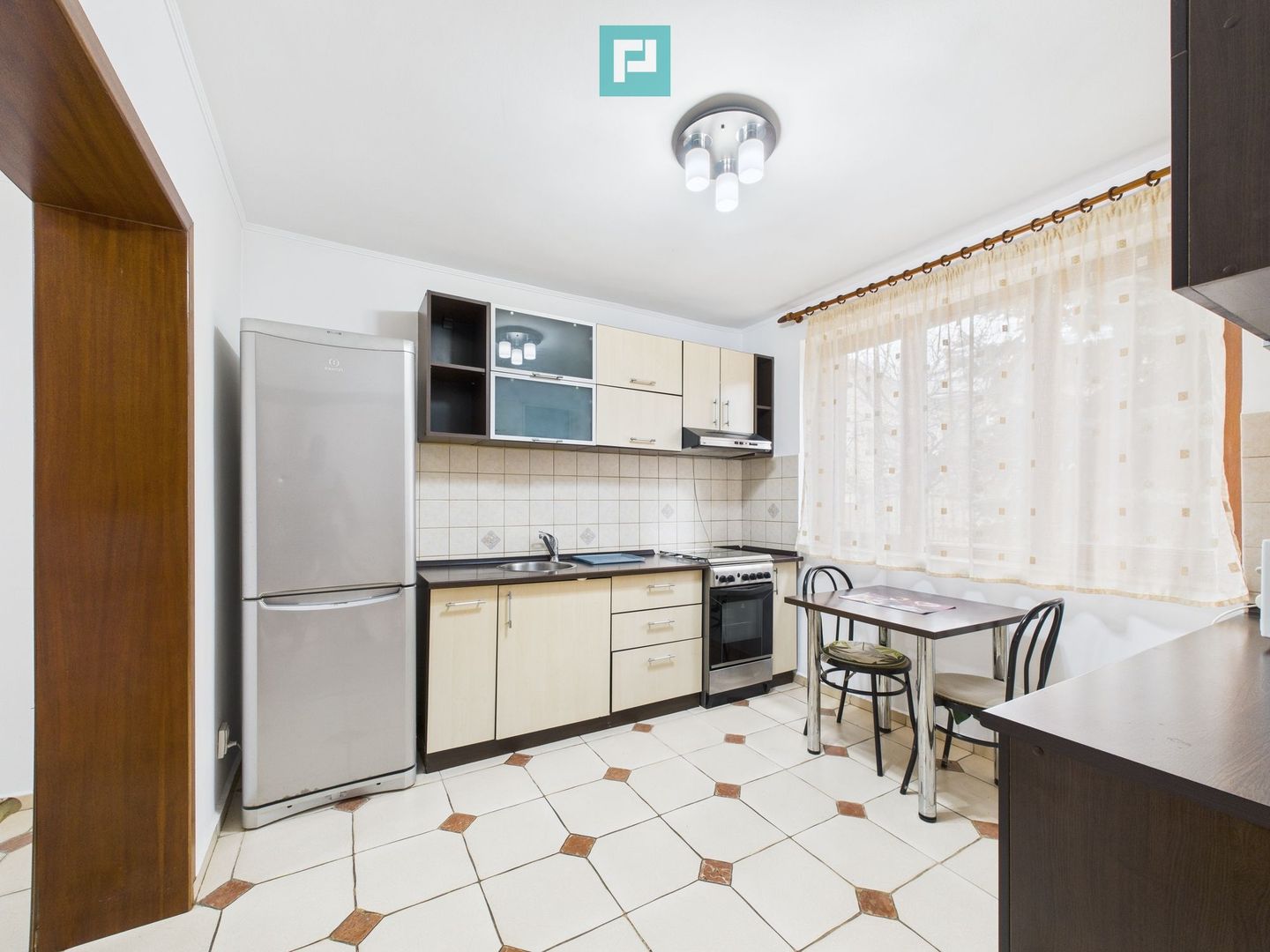 Casă spațioasă în Popești-Leordeni - Poză 14