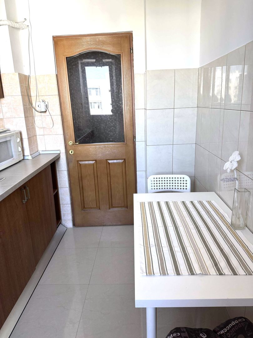 🏡 Închiriez Apartament cu 2 camere , loc de parcare, 250 m metrou Titan - Poză 4