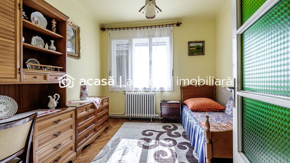 Preț NOU! Casa P+2 în zona centrală Chișineu-Criș - Poză 9