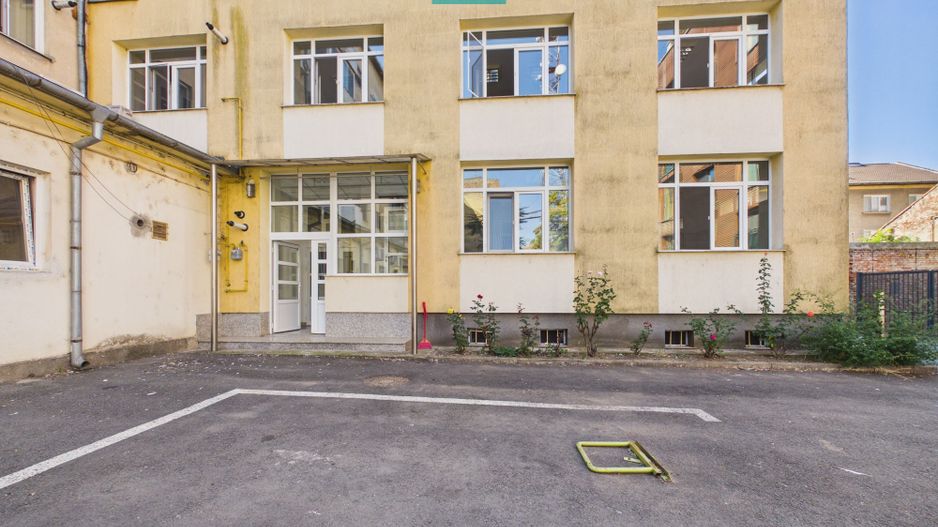 Imobil central cu destinație medicală, Arad - Poză 1